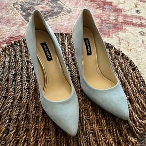 Nine West Women's Flax Dress Pump. Blue suede, size 6.5